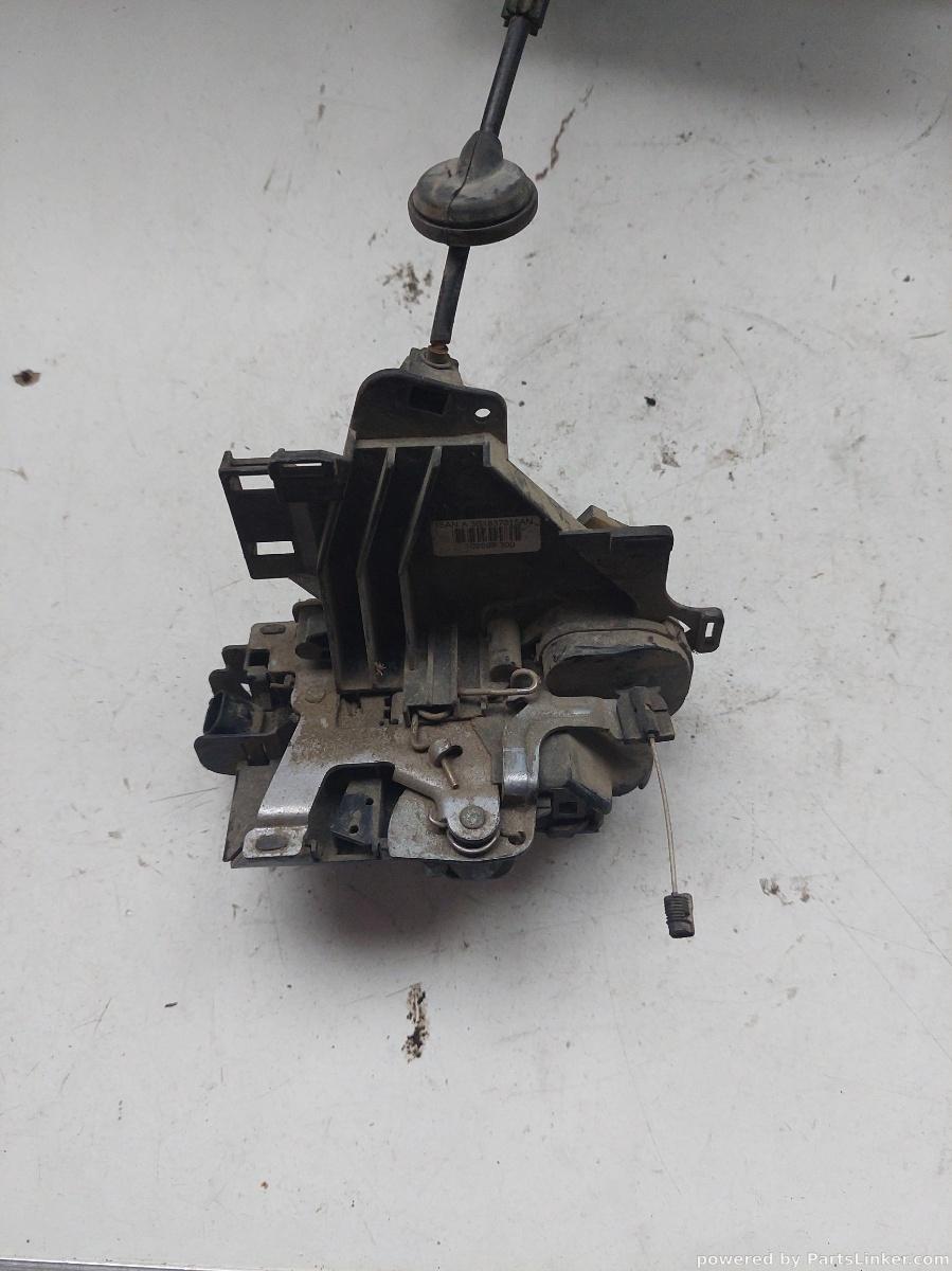Broasca usa VOLKSWAGEN CADDY (6K9, 9E7, 9E9) [ 2002 - 2009 ] OEM 3b1837015an