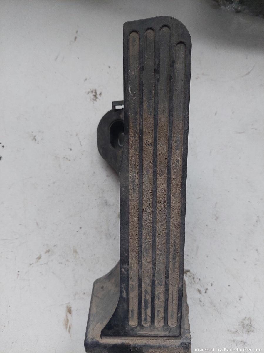 Pedala acceleratie VOLKSWAGEN CADDY (6K9, 9E7, 9E9) [ 2002 - 2009 ] OEM 1t1721503h