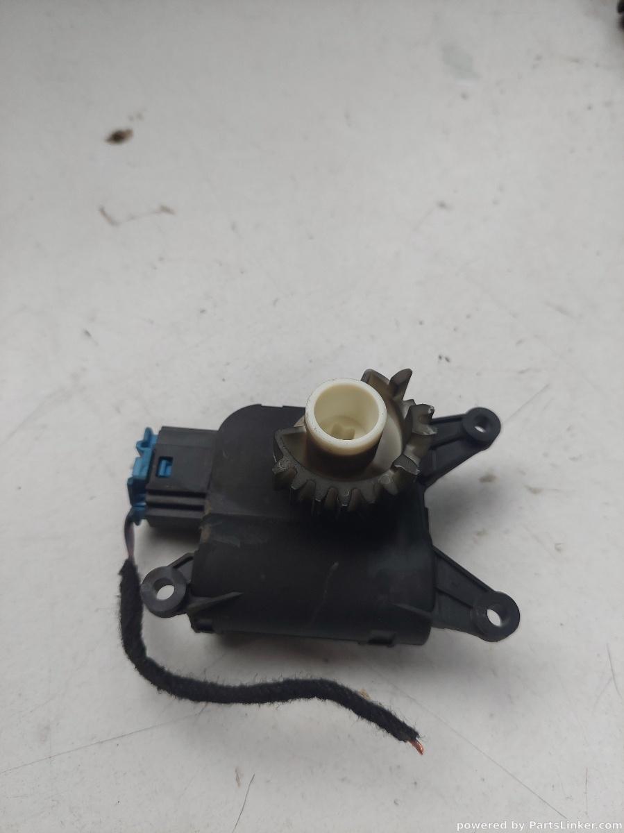 Motoras clapeta aeroterma VOLKSWAGEN CADDY (6K9, 9E7, 9E9) [ 2002 - 2009 ] OEM 0132801336 – foto 2