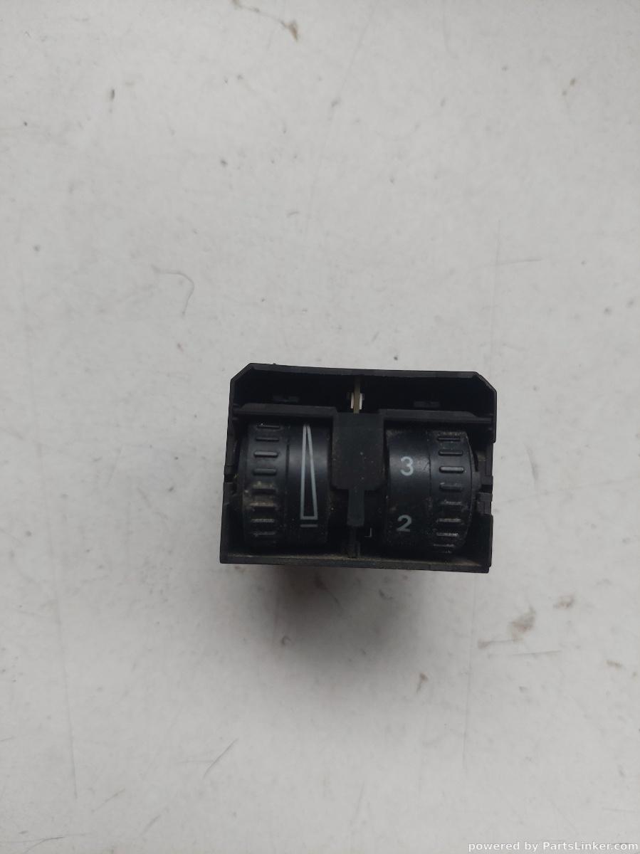 Buton reglaj faruri VOLKSWAGEN CADDY (6K9, 9E7, 9E9) [ 2002 - 2009 ] OEM 2k0941333a