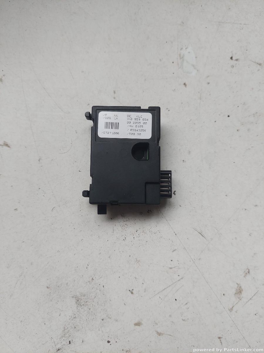 Senzor unghi volan VOLKSWAGEN CADDY (6K9, 9E7, 9E9) [ 2002 - 2009 ] OEM 1k0959654