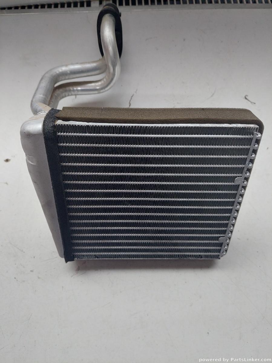 Radiator apa VOLKSWAGEN CADDY (6K9, 9E7, 9E9) [ 2002 - 2009 ] Valeo