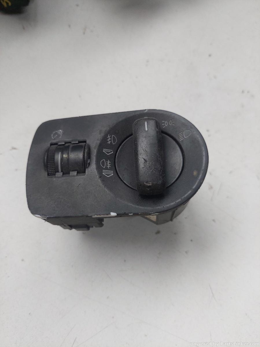 Reglaj faruri AUDI A3 II Sportback (8PA) [ 2004 - 2015 ] OEM 8p2941531b