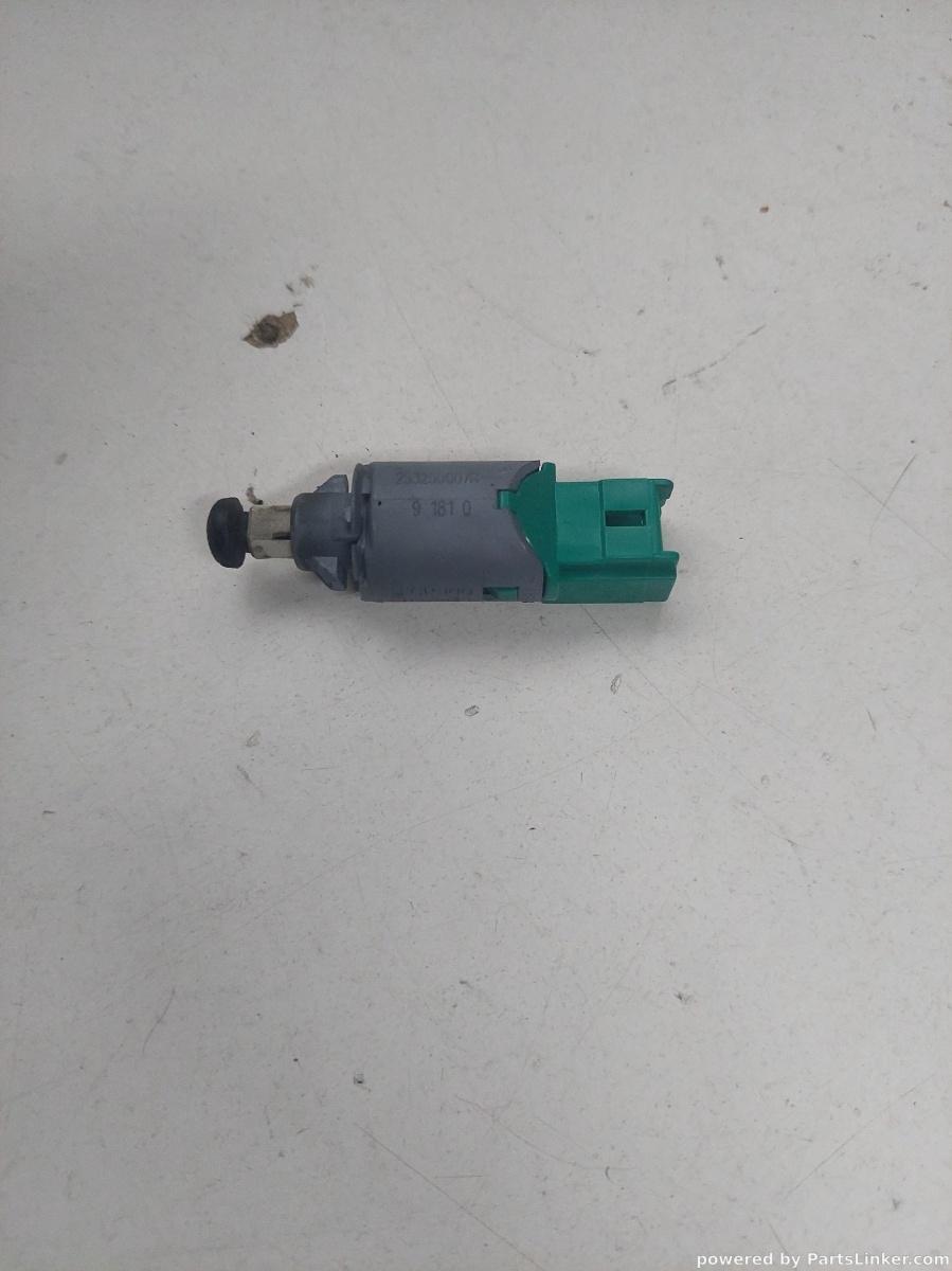 Comutator lumini frana RENAULT SCENIC III (JZ0/1_) [ 2008 - > ] OEM 253250007r