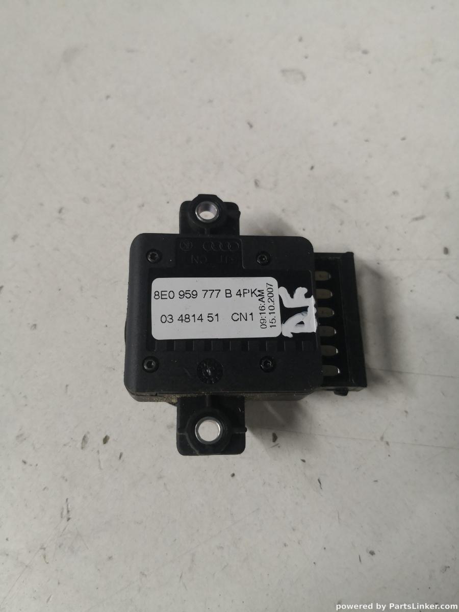 Buton reglaj scaun dreapta fata VOLKSWAGEN TIGUAN 5N_ 2007 - > 8e0959777b – foto 2