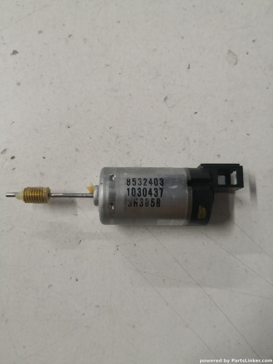 Motoras reglare perna lombara dreapta fata VOLKSWAGEN TIGUAN 5N_ 2007 - > 8532403