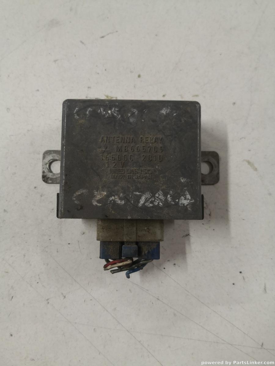 Releu antena MITSUBISHI PAJERO II (V3_W, V2_W, V4_W) [ 1990 - 2001 ] OEM Mb665709