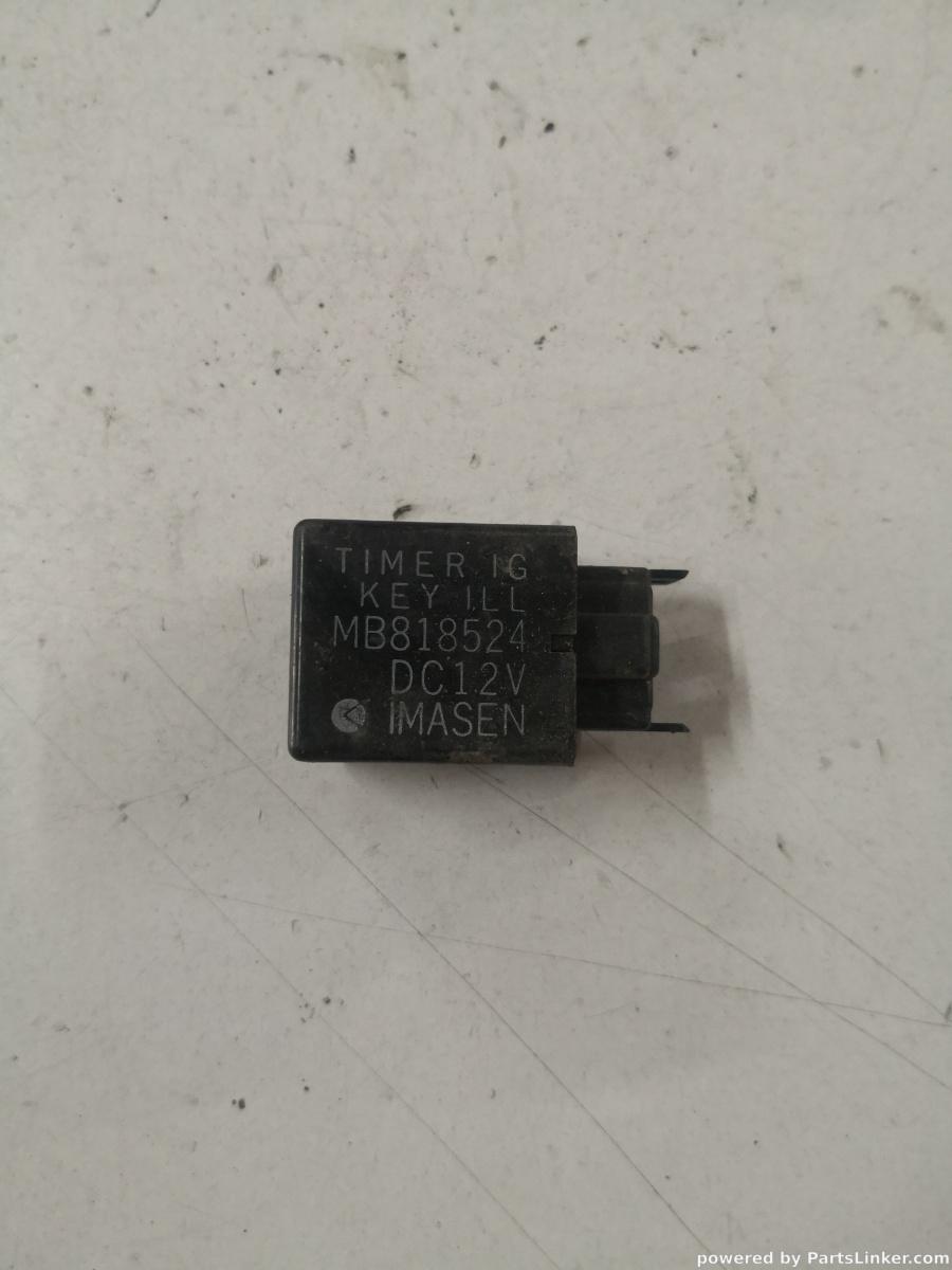 Releu MITSUBISHI PAJERO II (V3_W, V2_W, V4_W) [ 1990 - 2001 ] OEM Mb818524