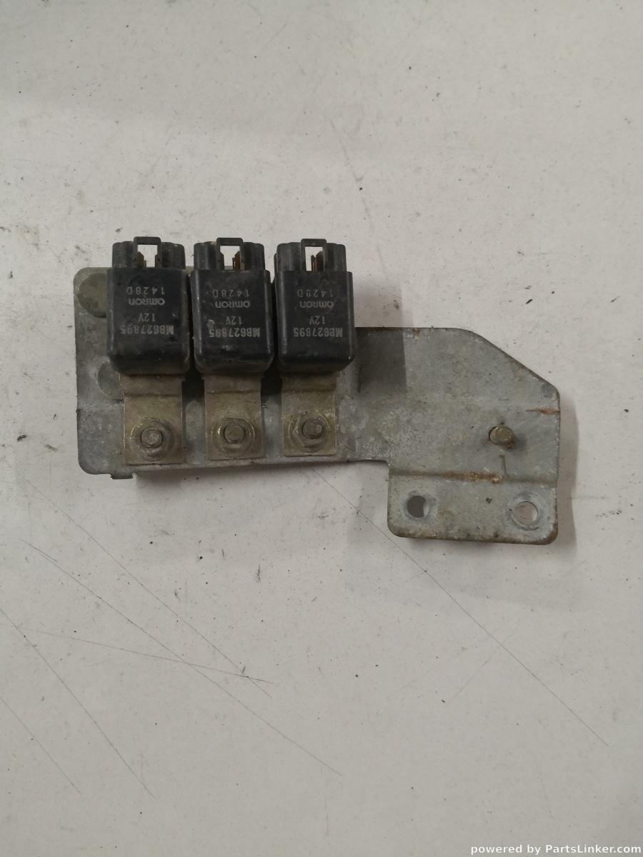 Releu MITSUBISHI PAJERO II (V3_W, V2_W, V4_W) [ 1990 - 2001 ] OEM Mb627895