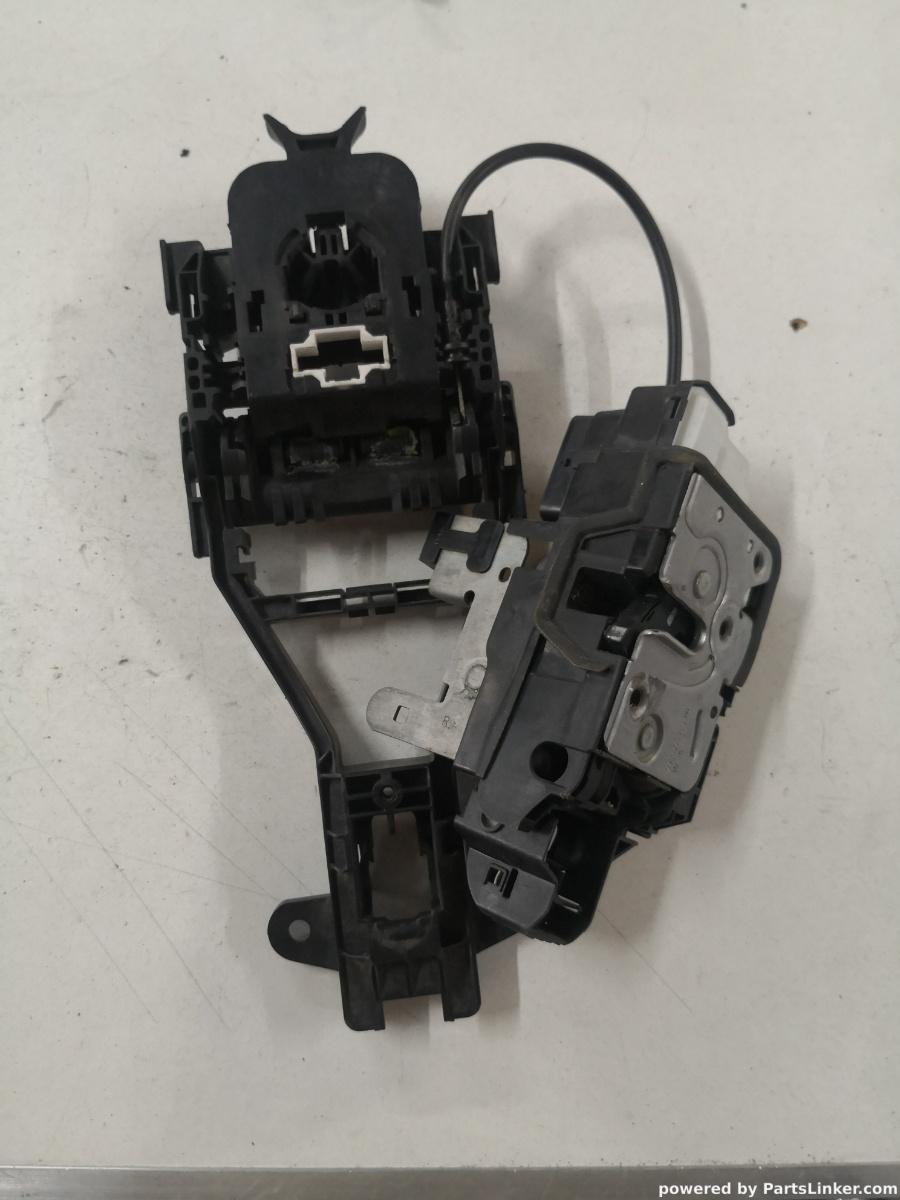 Broasca usa dreapta fata VOLVO V40 Hatchback (525, 526) [ 2012 - > ] OEM 31440390