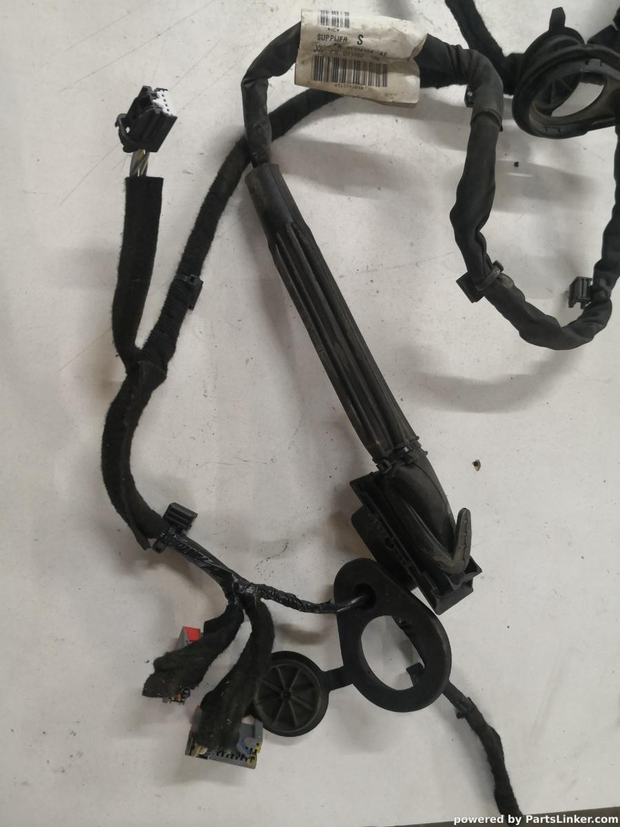 Instalatie electrica usa dreapta fata VOLVO V40 Hatchback (525, 526) [ 2012 - > ] OEM 31334104