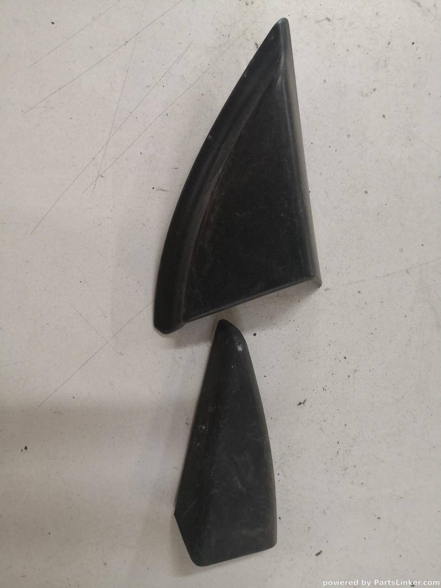 Ornamente dreapta fata VOLVO V40 Hatchback (525, 526) [ 2012 - > ] OEM 1287712