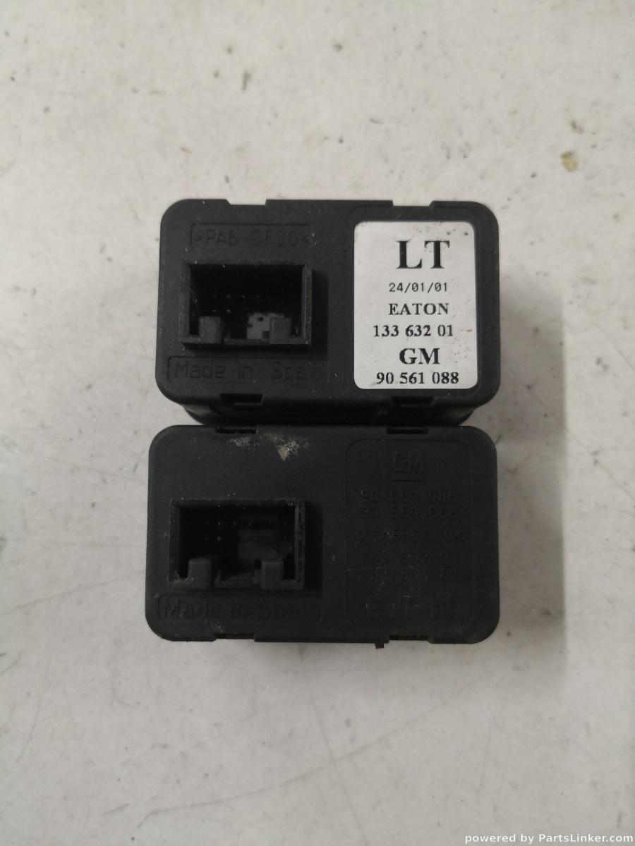 Butoane geamuri electrice OPEL CORSA C (F08, F68, X01) [ 2000 - 2009 ] OEM 90561088 – foto 2