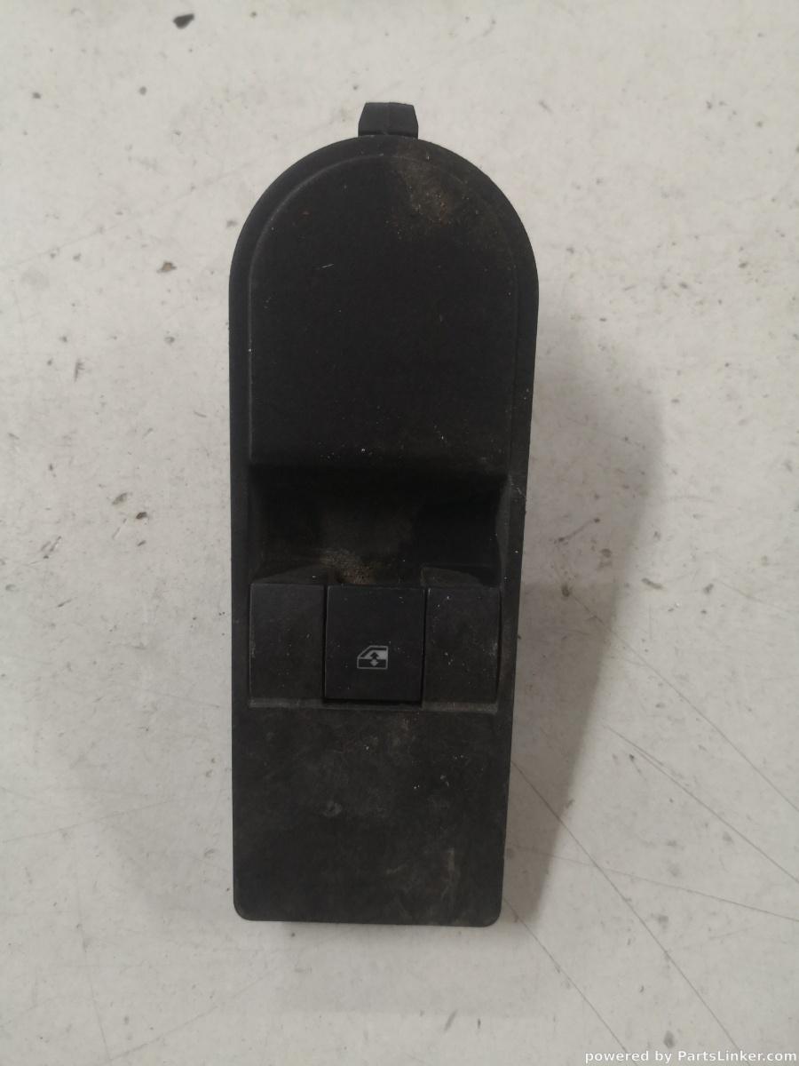 Buton avarie dreapta fata OPEL CORSA C (F08, F68, X01) [ 2000 - 2009 ]