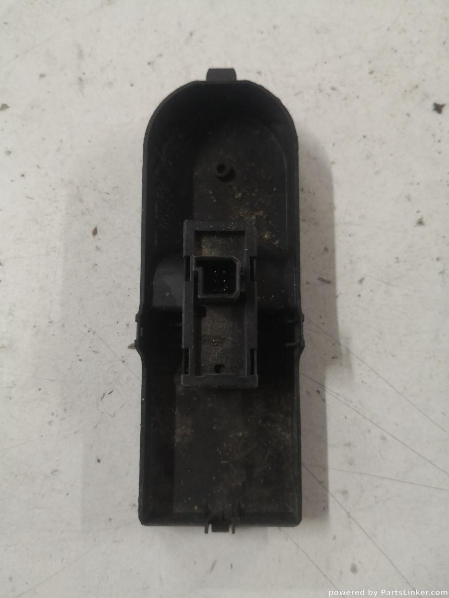 Buton avarie dreapta fata OPEL CORSA C (F08, F68, X01) [ 2000 - 2009 ] – foto 2