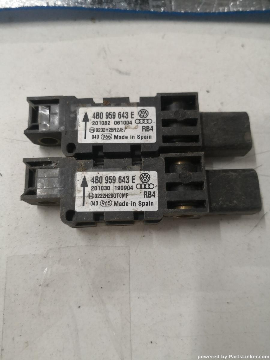 Senzor impact airbag AUDI A3 II (8P1) [ 2003 - 2013 ] OEM 4b0959643e