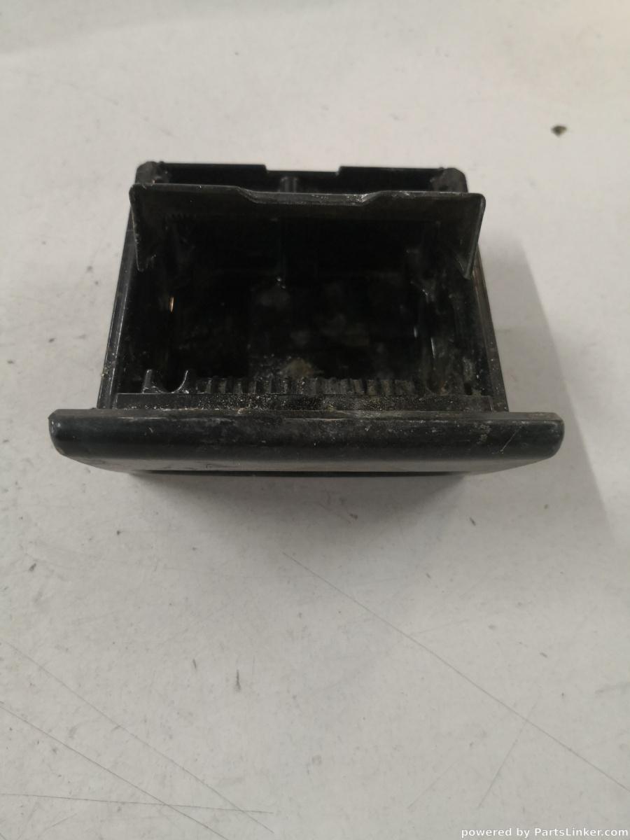 Scrumiera TOYOTA LAND CRUISER J120 2004> OEM 1a411013c