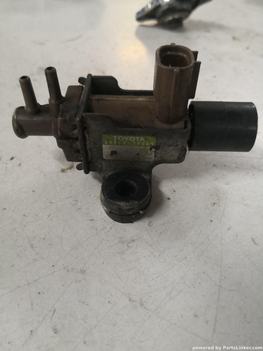 Electrovalva TOYOTA LAND CRUISER J120 2004>  OEM 2581930060 – foto 2