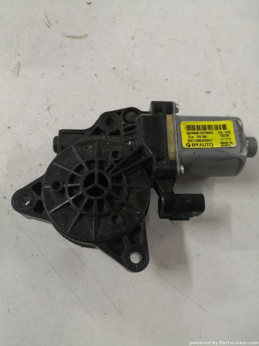 Motoras geam stanga spate TOYOTA LAND CRUISER 150 TRJ15_, KDJ15_, GRJ15_, GDJ15_ 2009 -> 82460d700