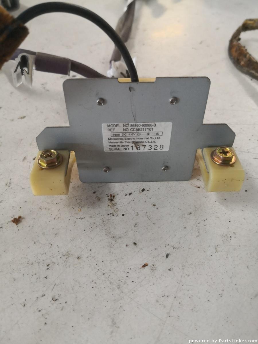 Antena gps TOYOTA LAND CRUISER J120 2004>  OEM 8686060060b