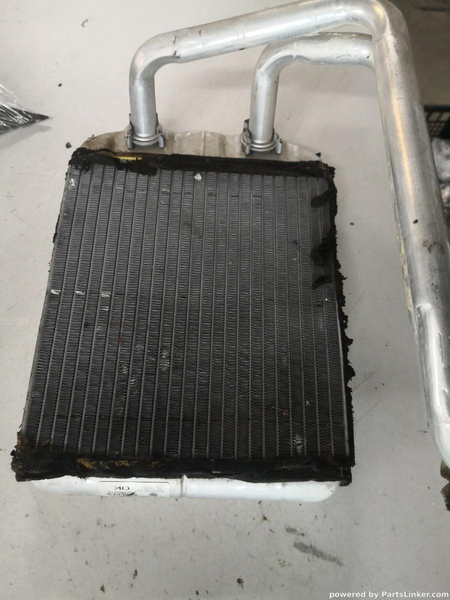 Radiator aeroterma VOLKSWAGEN TRANSPORTER V Box 7HA, 7HH, 7EA, 7EH 2003 - > 7h1819121