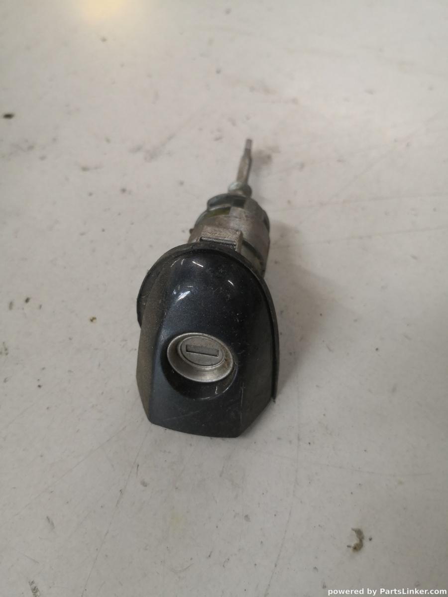 Butuc stanga fata fara cheie HYUNDAI SANTA FE II CM 2005 - 2012
