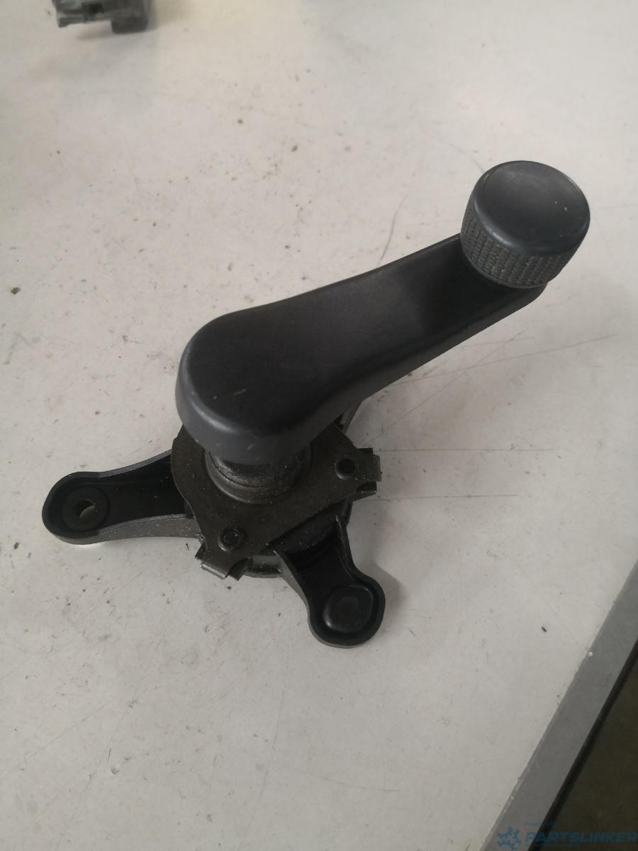 Manivela geam dreapta fata VOLKSWAGEN CADDY (6K9, 9E7, 9E9) [ 2002 - 2009 ]