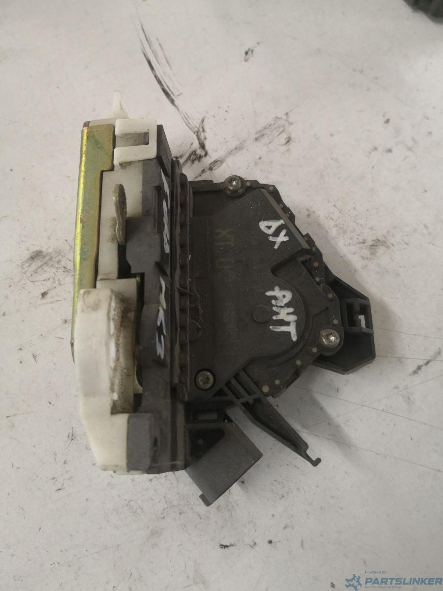 Broasca usa dreapta fata FORD FOCUS III Turnier [ 2010 - > ], FORD FOCUS III Saloon (BM) [ 2010 - > ] OEM 484071a