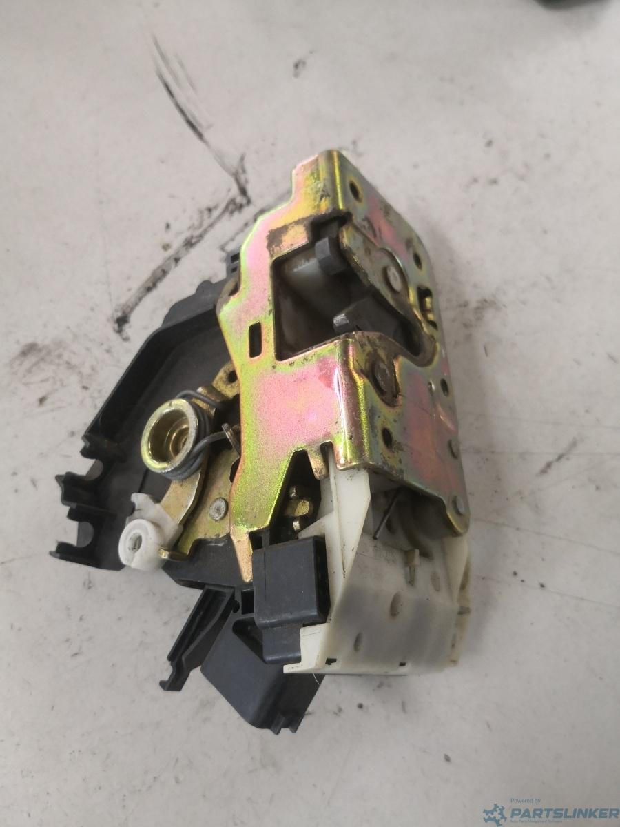 Broasca usa dreapta fata FORD FOCUS III Turnier [ 2010 - > ], FORD FOCUS III Saloon (BM) [ 2010 - > ] OEM 484071a – foto 2