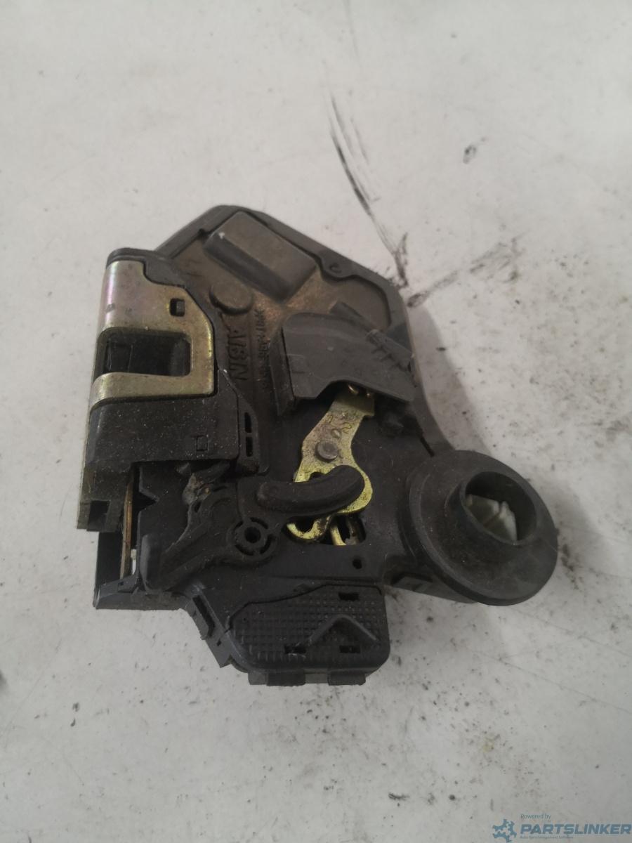 Broasca usa stanga spate TOYOTA COROLLA Verso (_E12_) [ 2001 - 2004 ] OEM 322118