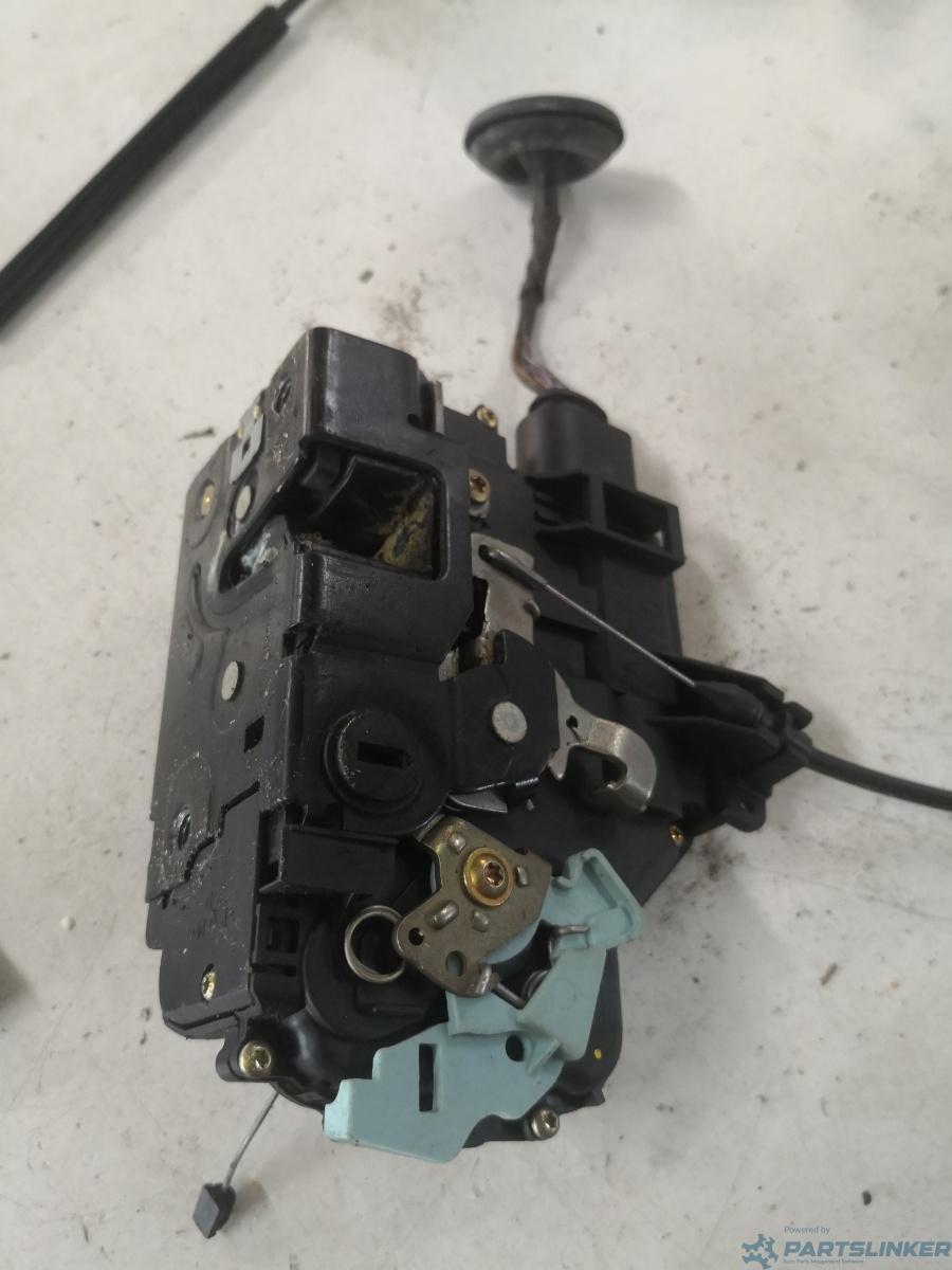 Broasca usa dreapta spate SKODA OCTAVIA 2 (1Z5) [ 2004 - 2013 ] OEM 7l0839016