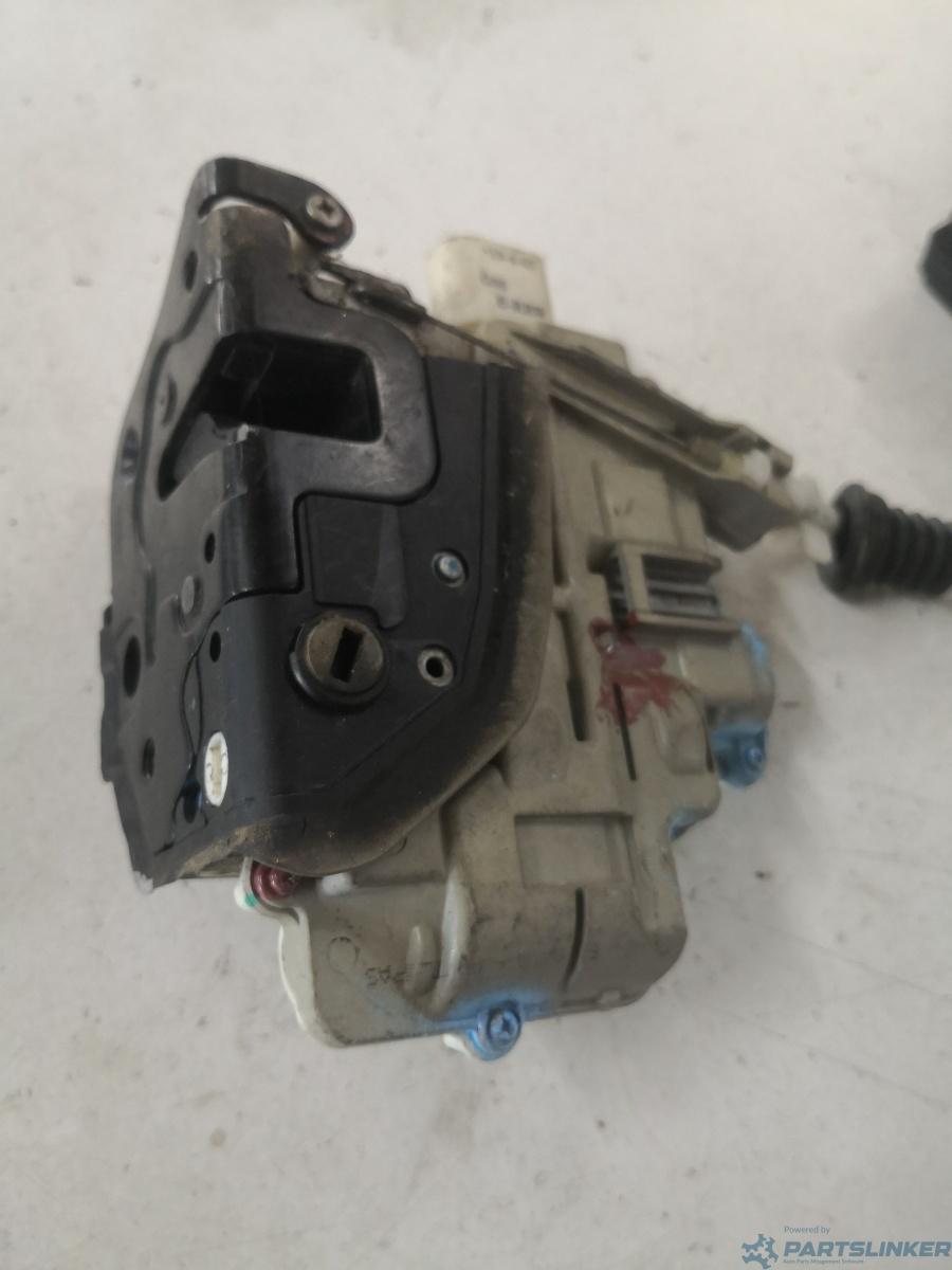 Broasca usa dreapta spate VOLKSWAGEN PASSAT Variant (3B6) [ 2000 - 2005 ] OEM 3c4839016a