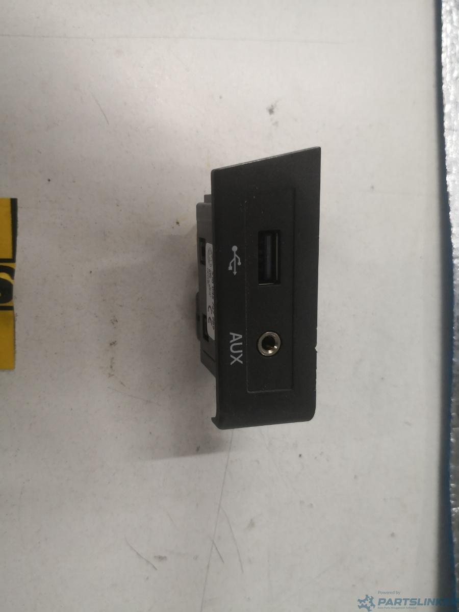 Mufa usb/auxiliara SKODA RAPID II (NH3) [ 2012 - > ] OEM 5jb0357279b9