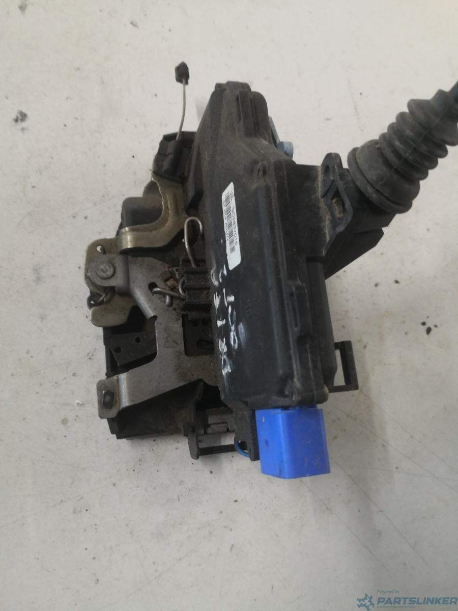 Broasca usa dreapta fata VOLKSWAGEN GOLF V (1K1) [ 2003 - 2009 ] OEM 3d2837016