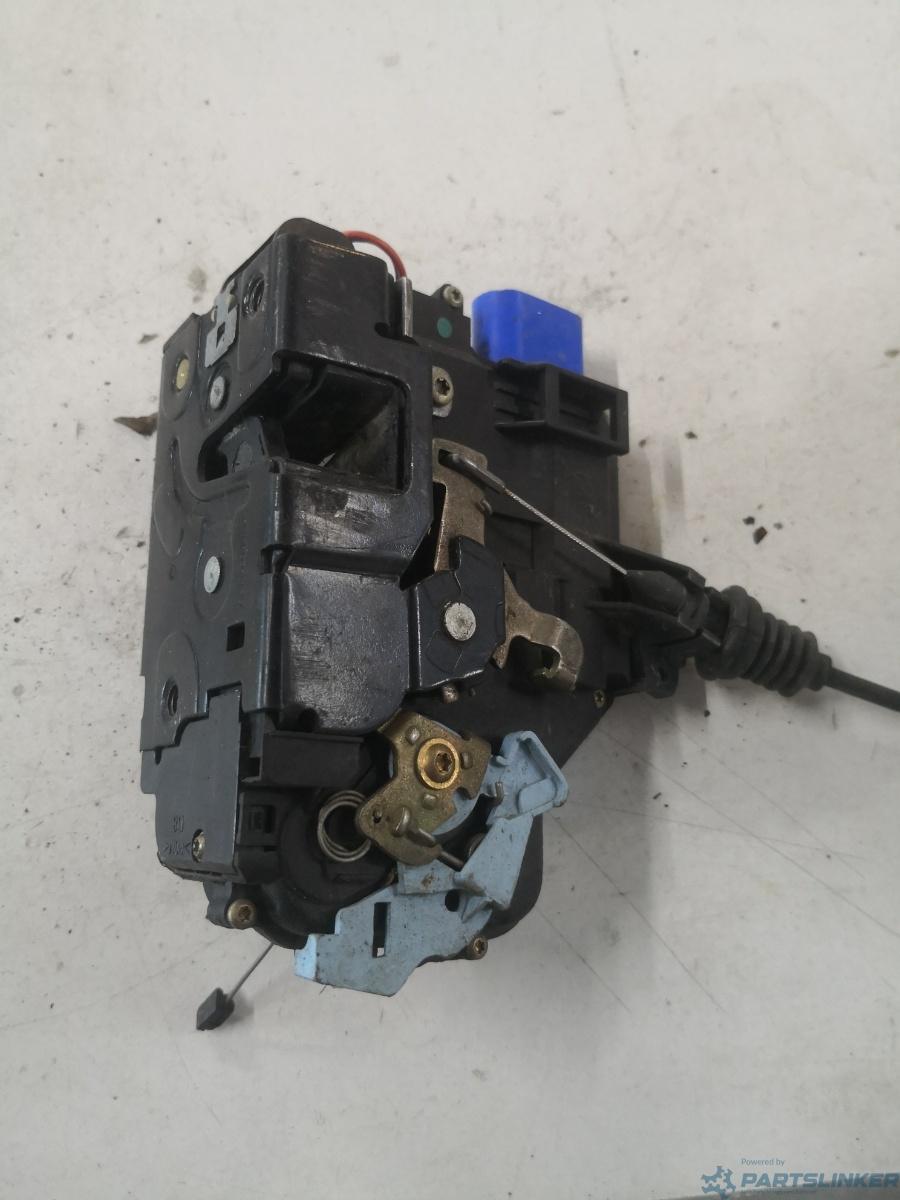 Broasca usa dreapta fata VOLKSWAGEN GOLF V (1K1) [ 2003 - 2009 ] OEM 3d2837016 – foto 2