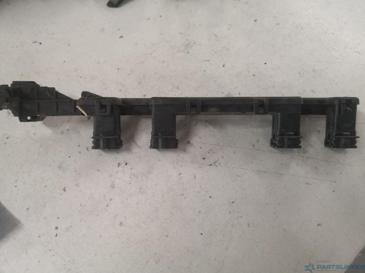 Rampa injectoare RENAULT TWINGO I (C06_) [ 1993 - 2012 ] 1.2 (D7F 704) 44KW|60HP OEM 8200734317