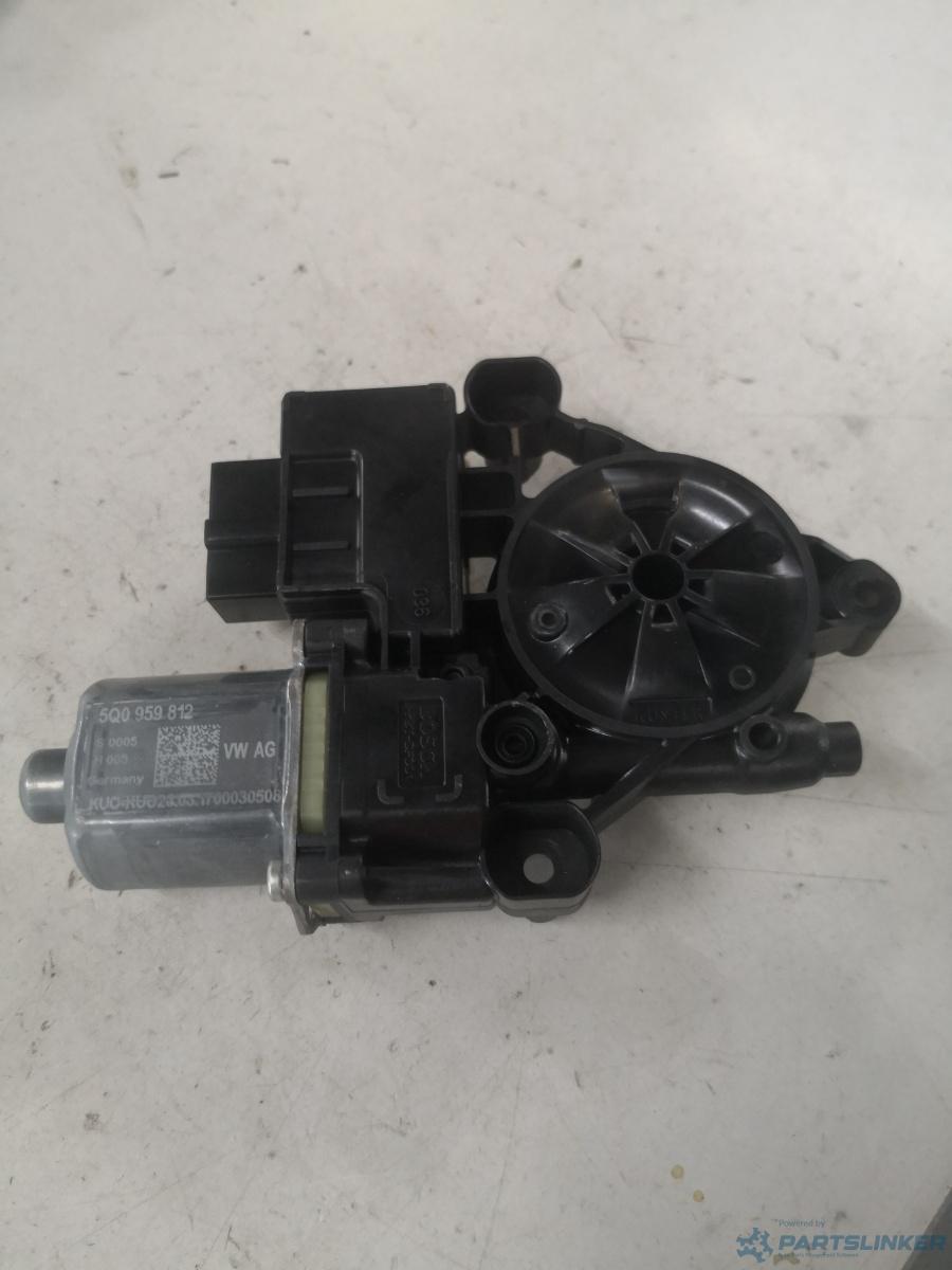 Motoras macara geam dreapta spate AUDI (FAW) A3 III (8VS, 8VM) [ 2014 - > ] OEM 5q0959812