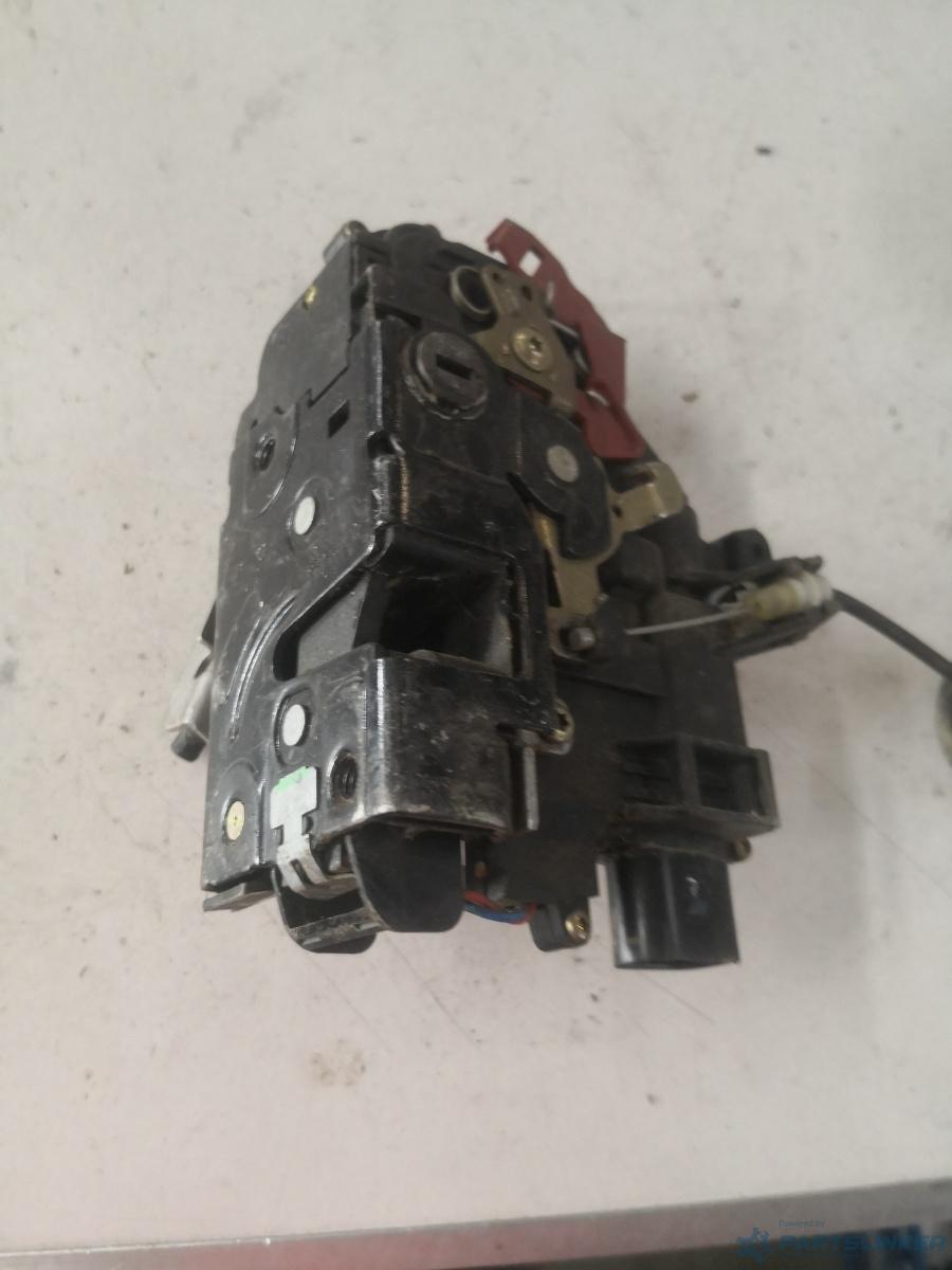 Broasca usa stanga spate AUDI A4 II (8E2, B6) [ 2000 - 2005 ] OEM 8e0839015c – foto 2