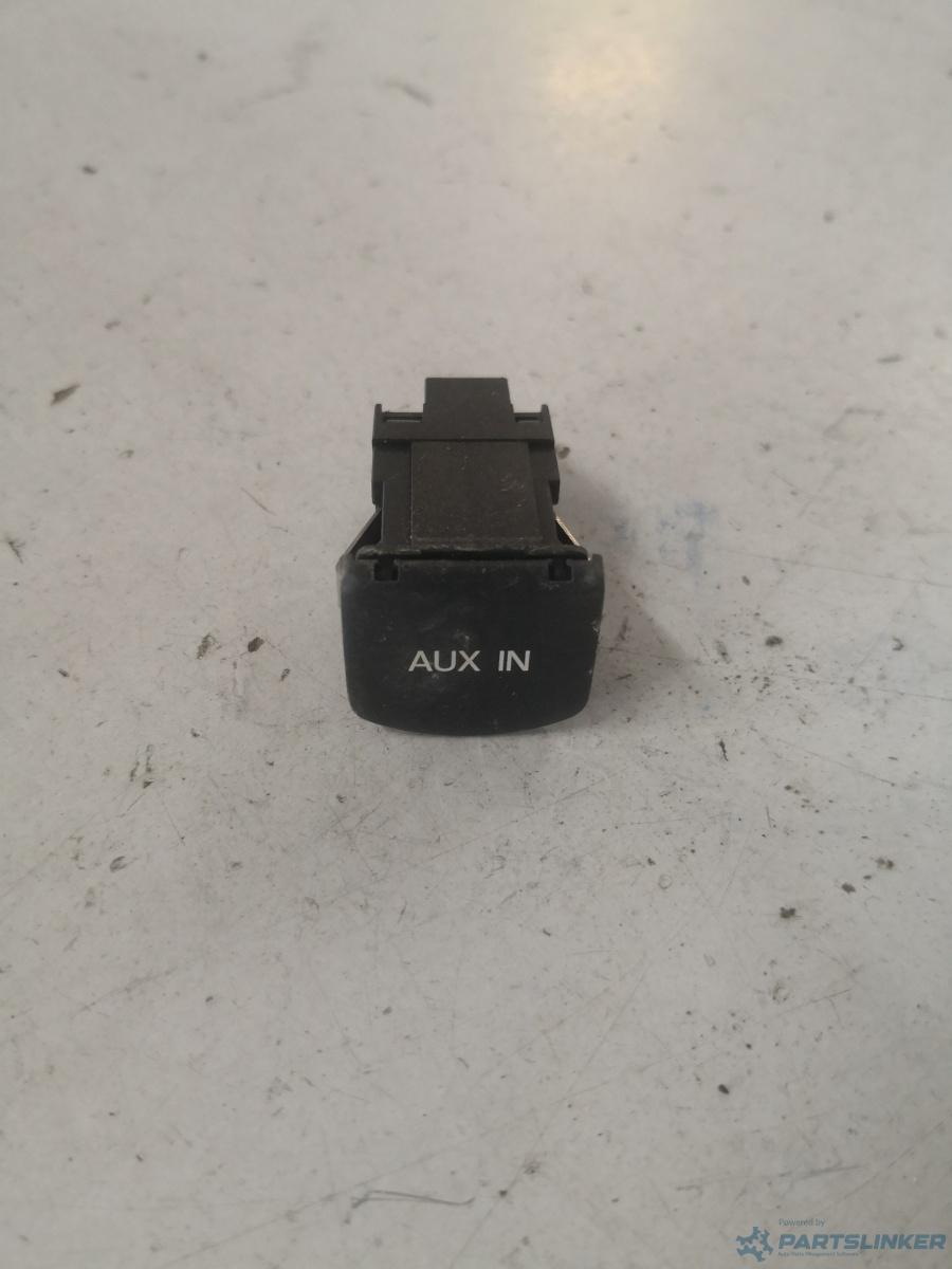 Mufa auxiliara VOLKSWAGEN POLO (6R, 6C) [ 2009 - > ] OEM 6r0035724