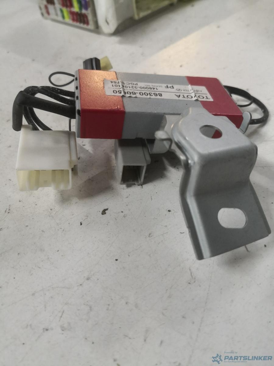 Amplificator antena TOYOTA LAND CRUISER 150 (TRJ15_, KDJ15_, GRJ15_, GDJ15_) [ 2009  OEM 8630060650 – foto 2