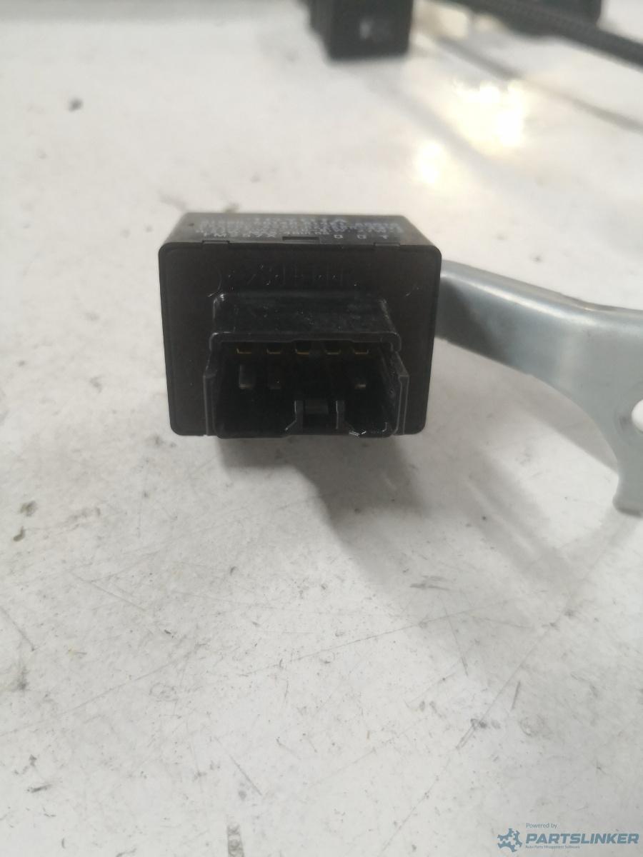 Releu TOYOTA LAND CRUISER 150 (TRJ15_, KDJ15_, GRJ15_, GDJ15_) [ 2009  OEM 8198060140 – foto 2