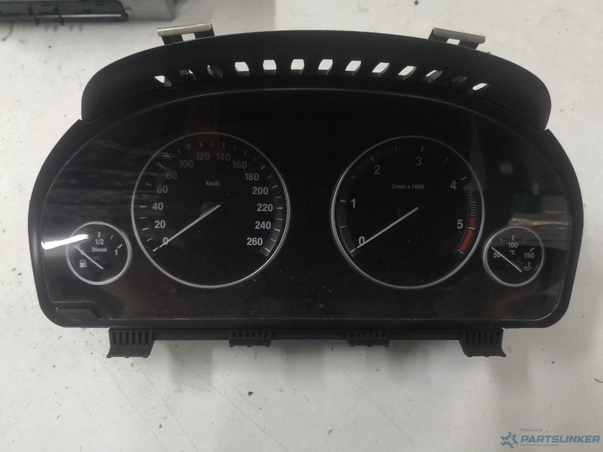 Ceasuri bord BMW 5 (F10) [ 2009 - 2016 ] OEM 922761401