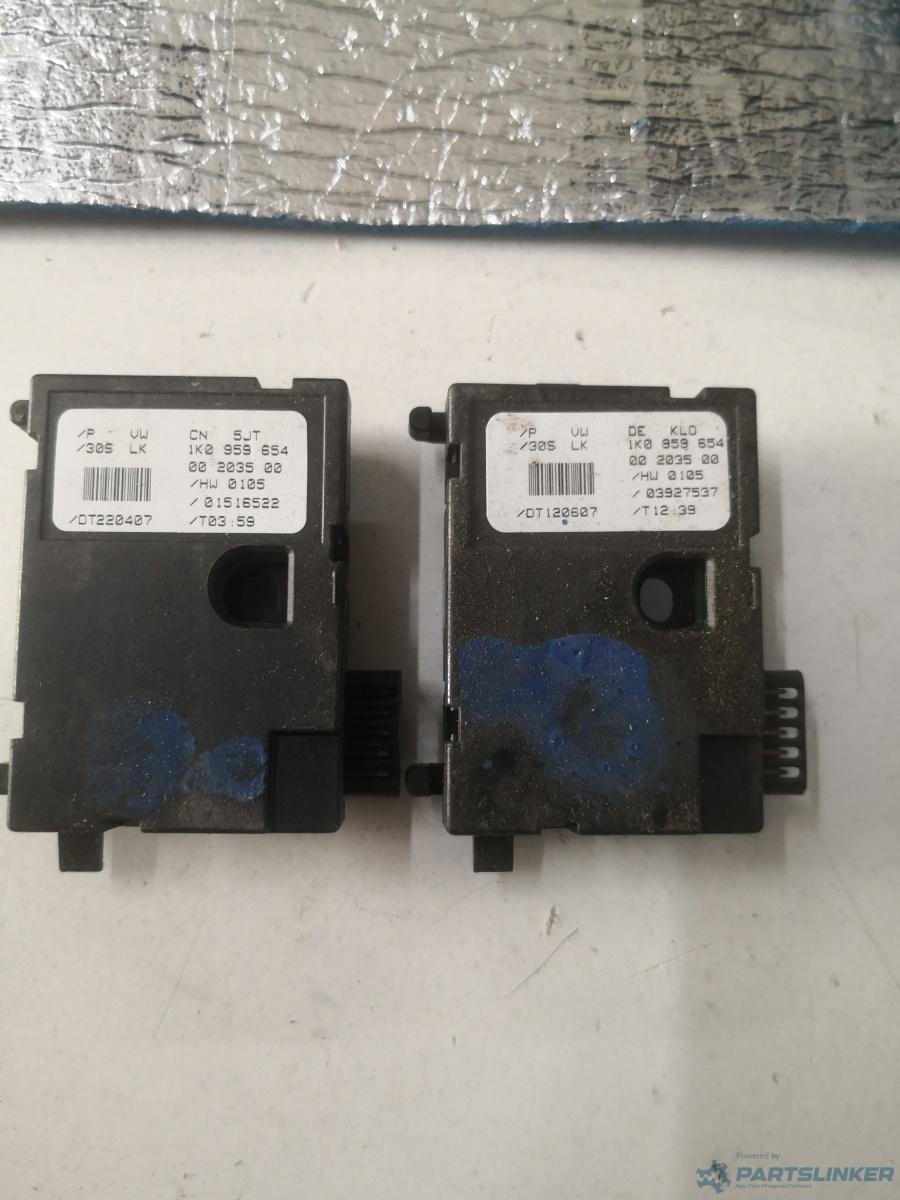 Senzor unghi volan AUDI A3 II (8P1) [ 2003 - 2013 ] OEM 1k0959654