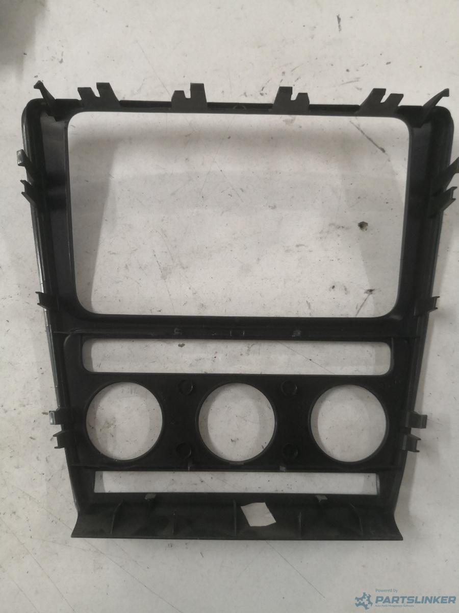 Grila consola centrala VOLKSWAGEN GOLF V (1K1) [ 2003 - 2009 ] OEM 921040100