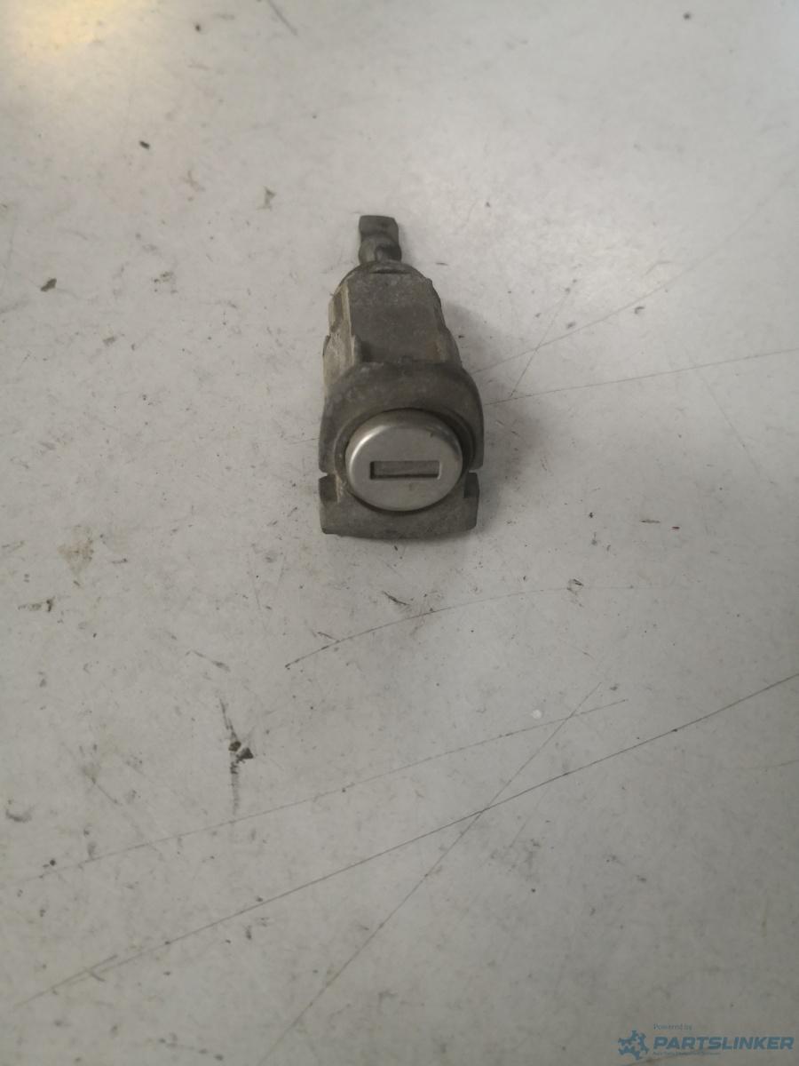 Butuc usa stanga fata VOLKSWAGEN GOLF IV (1J1) [ 1997 - 2007 ] OEM 1u0837167 – foto 2