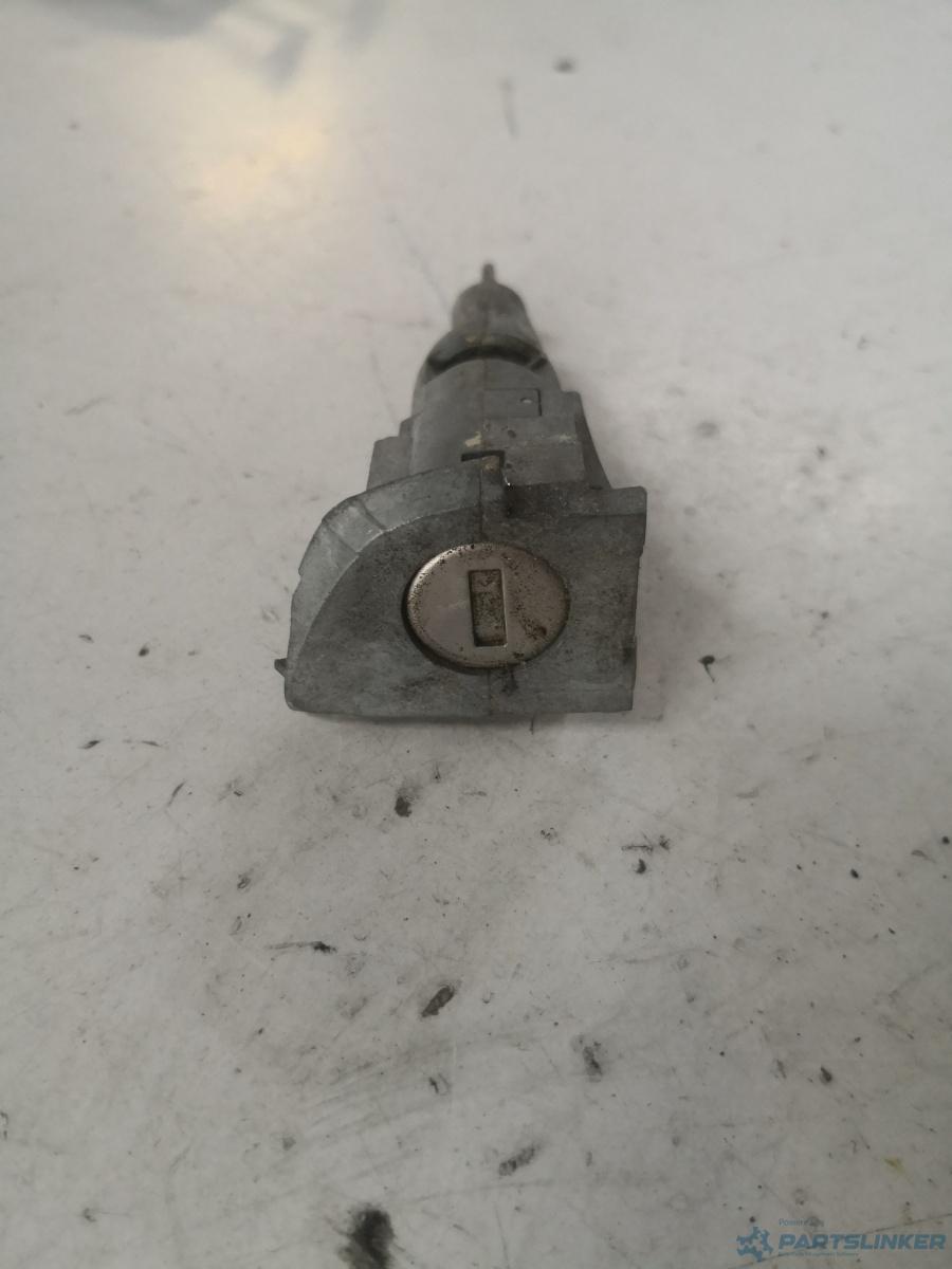 Butuc fara cheie usa stanga fata VOLKSWAGEN GOLF VI (5K1) [ 2008 - 2013 ] OEM 5k0837167a