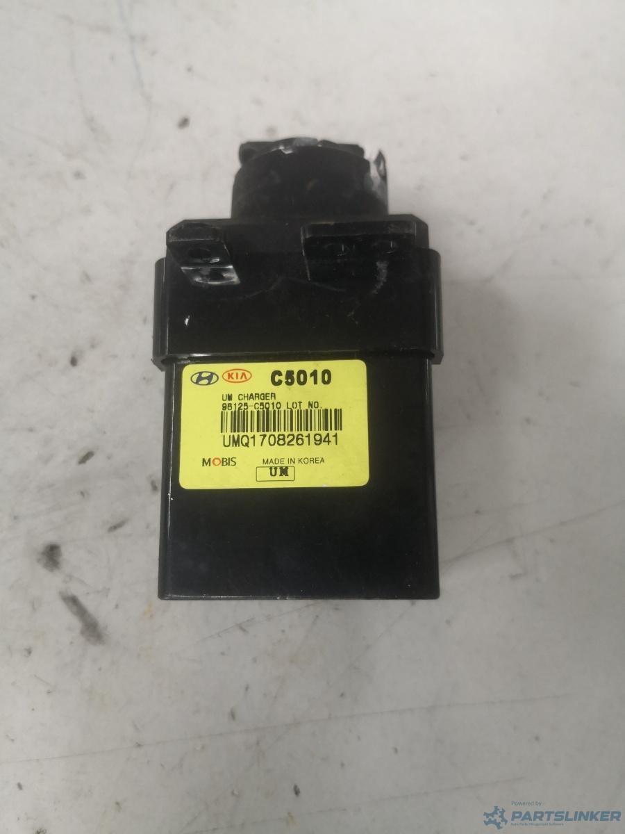 Mufa usb KIA SPORTAGE (QL, QLE) [ 2015 - > ] OEM 96125c5010 – foto 2