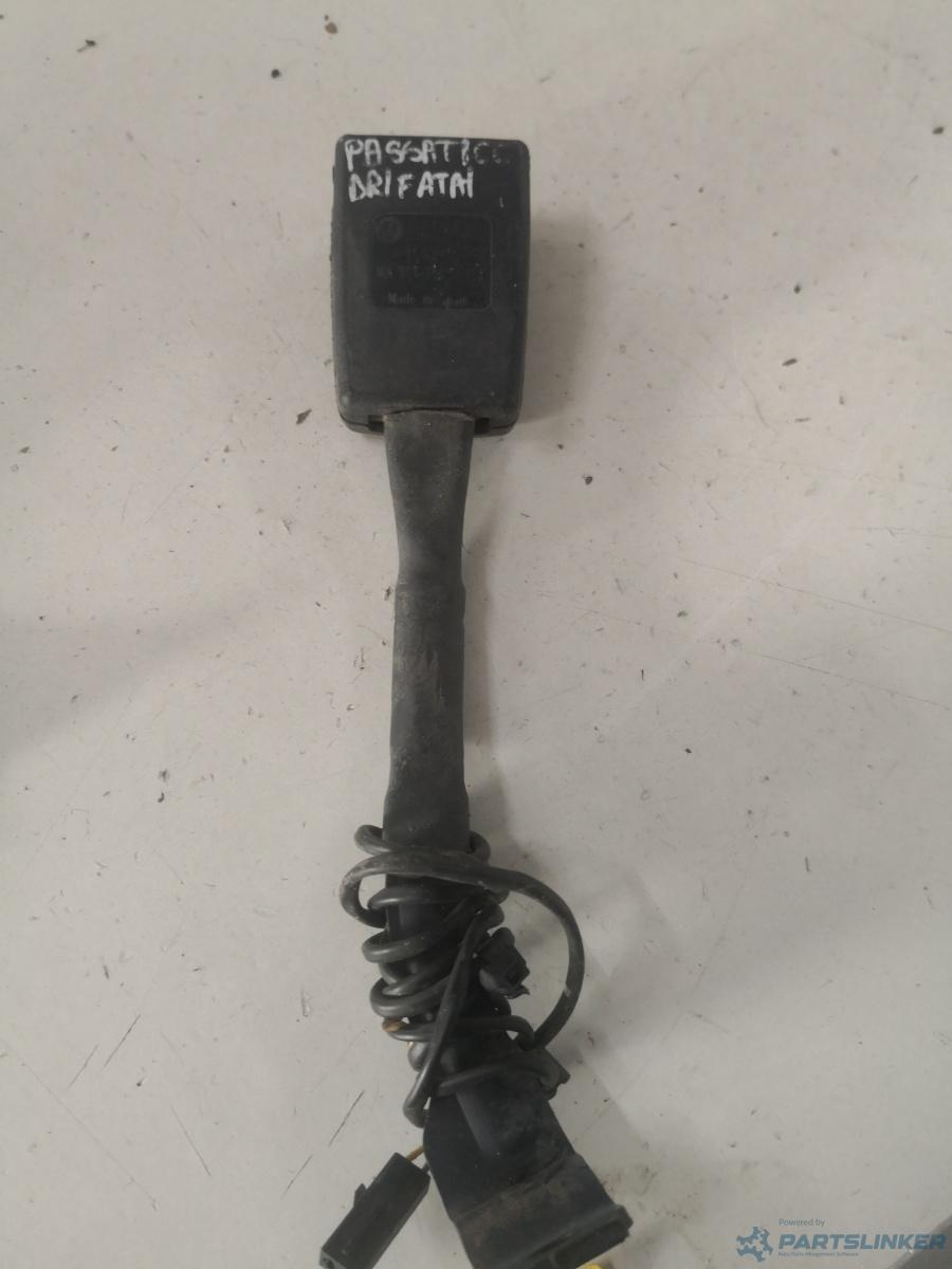 Pretensionare  dreapta fata VOLKSWAGEN PASSAT CC (357) [ 2008 - 2012 ] OEM 857756c