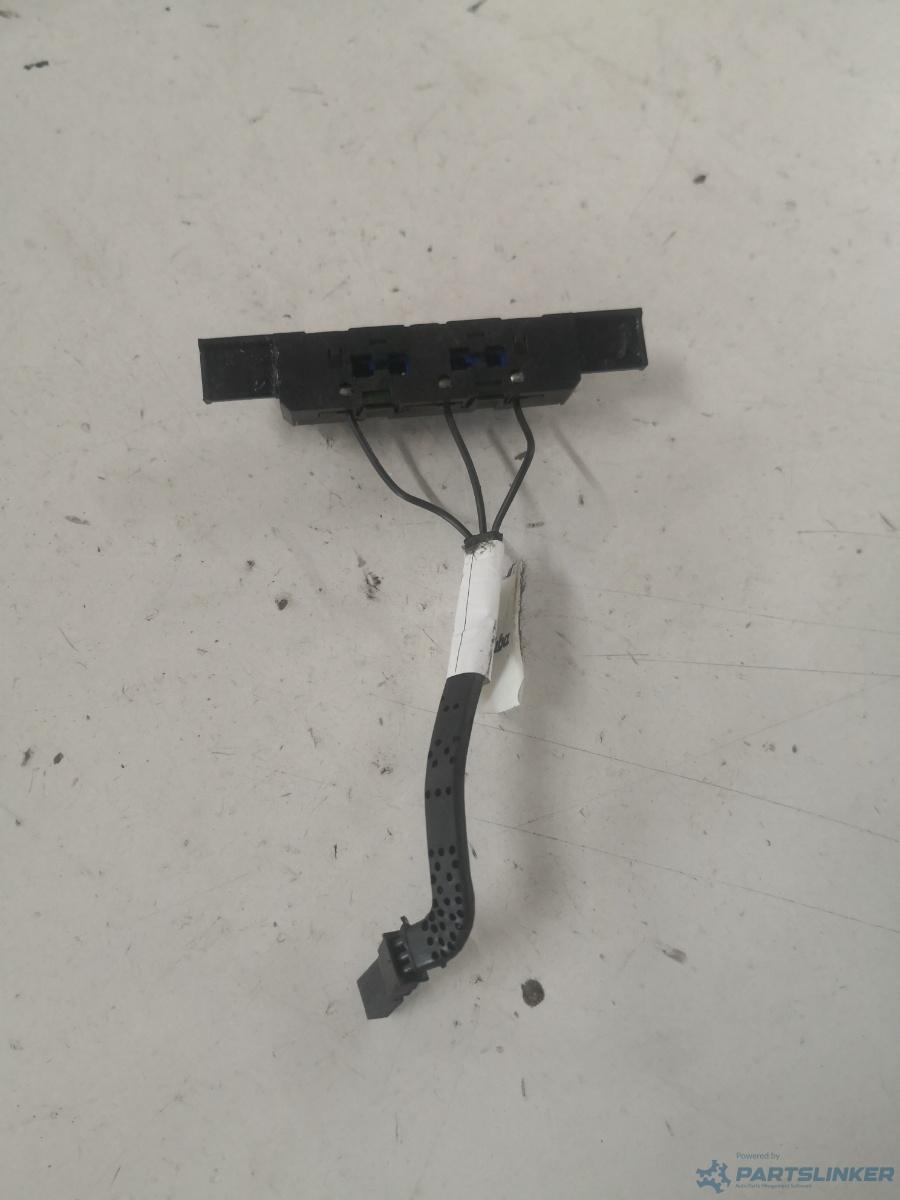 Amplificator antena MERCEDES-BENZ C-CLASS (W204) [ 2007 - 2014 ] OEM A2048270548