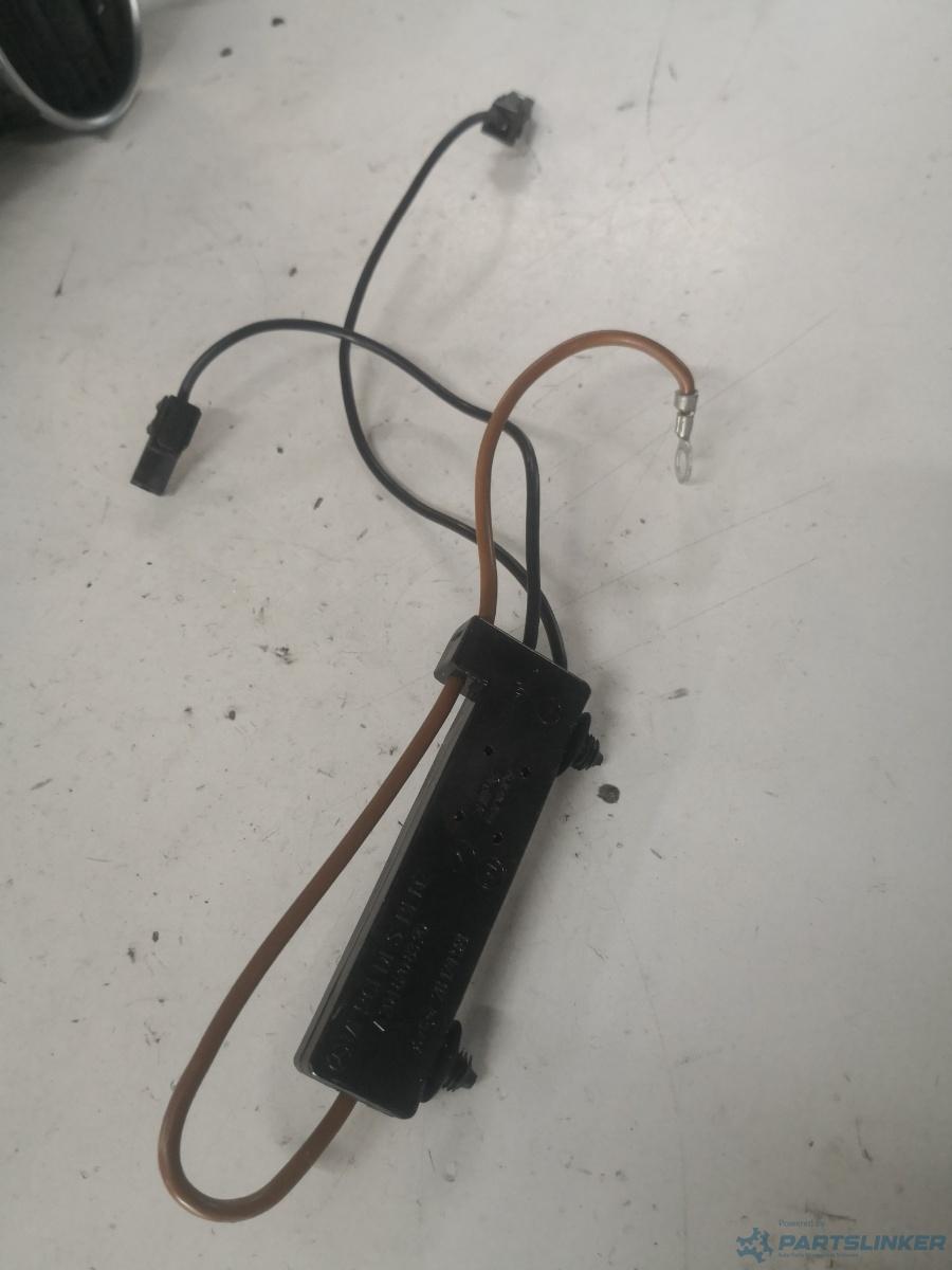 Amplificator antena MERCEDES-BENZ C-CLASS (W204) [ 2007 - 2014 ] OEM A2048708390 – foto 2